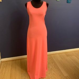 Beautiful pink Heart Hips maxi dress